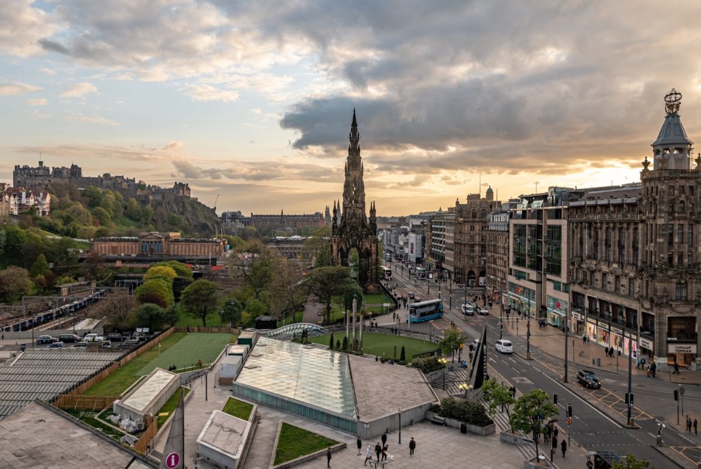 Finding a job in the UK- Edinburgh