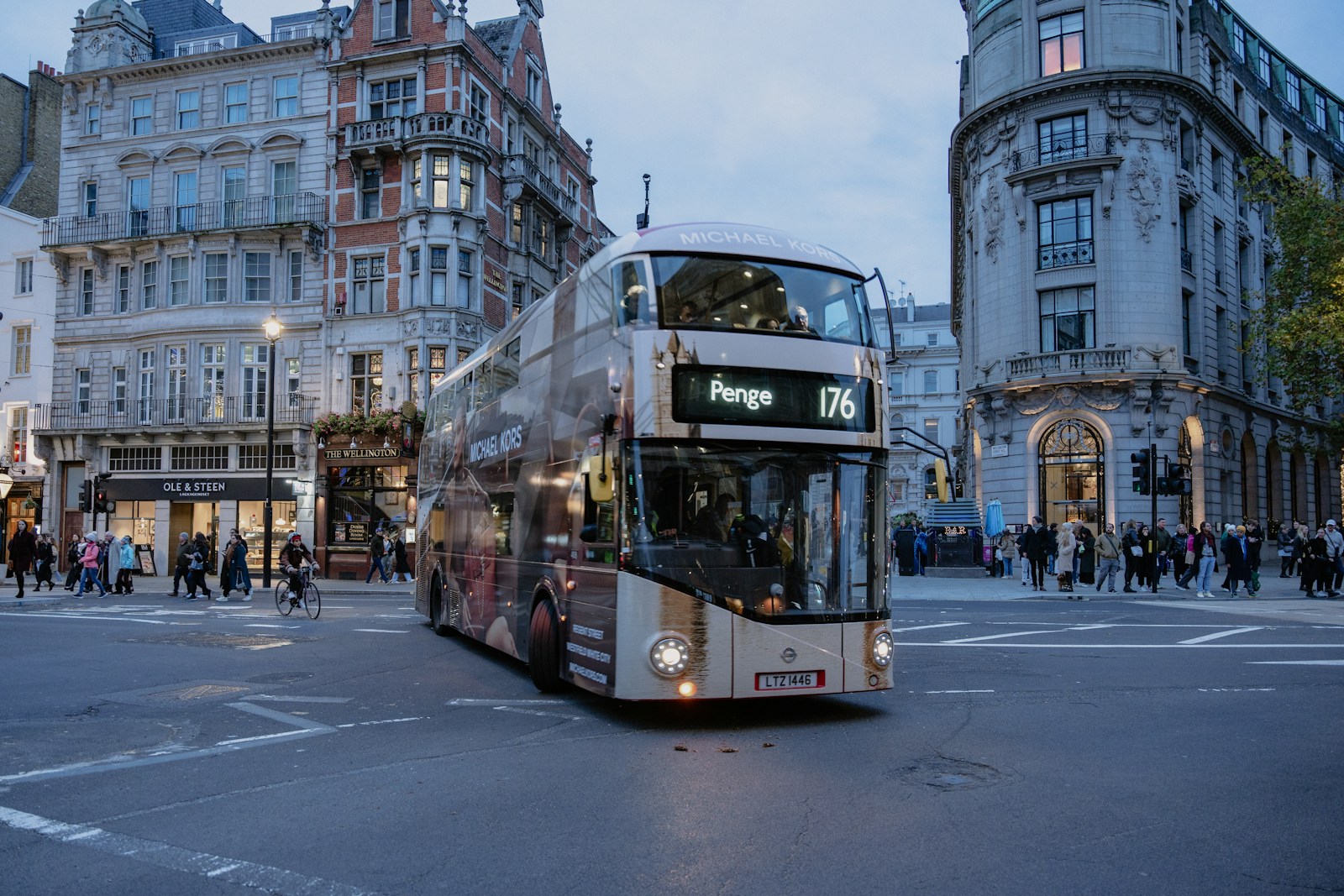 Paying, Moving, Getting Around: Your Guide to Public Transport in London